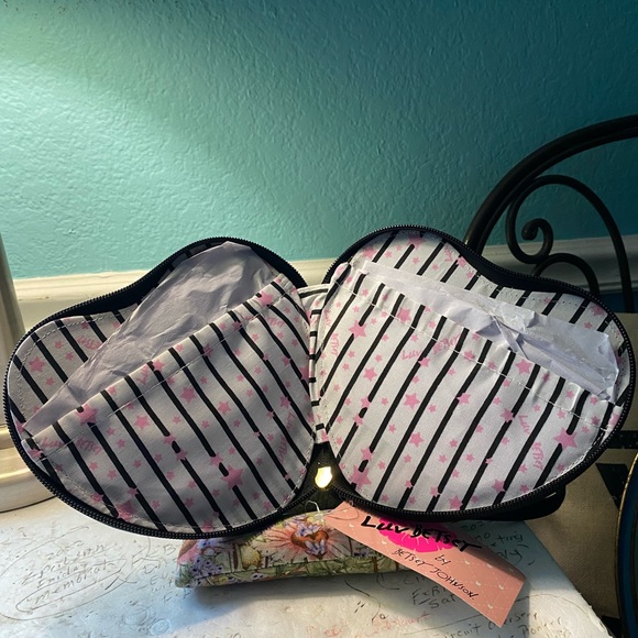 Betsy Johnson Luv Betsy Nwt coin purse - Picture 6 of 6